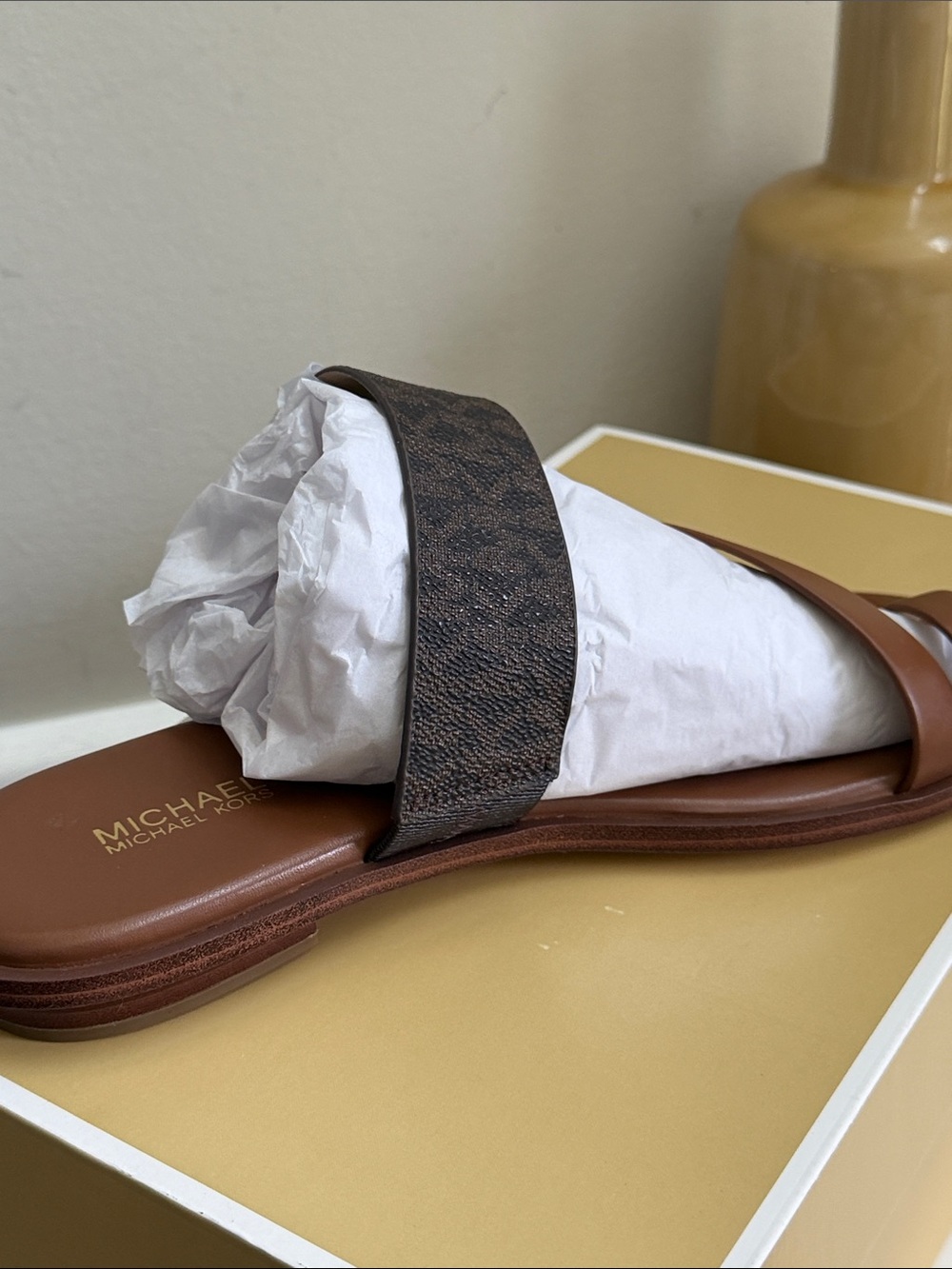 NIB Michael Kors Vera Flat Thong Sandal Size 8 - Picture 8 of 11